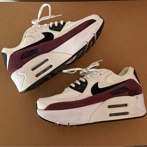 Nike Air Max 90 LV8